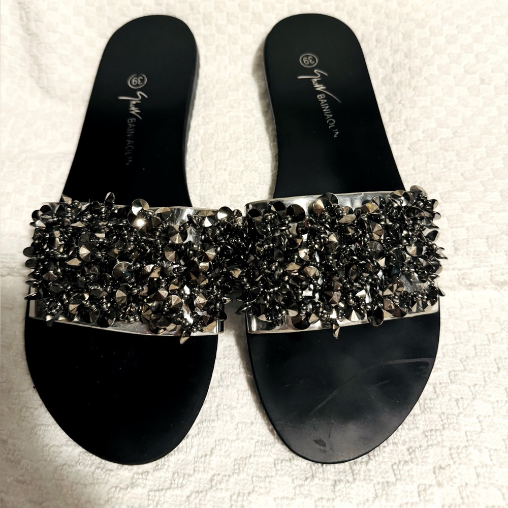 Woman’s Black/Charcoal Beaded Sandals (size 8)